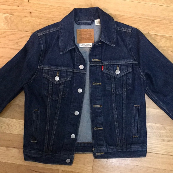 💙 Levi’s Premium Original Trucker Denim Jacket in Dark Wash (Blue) - XS - Picture 2 of 8